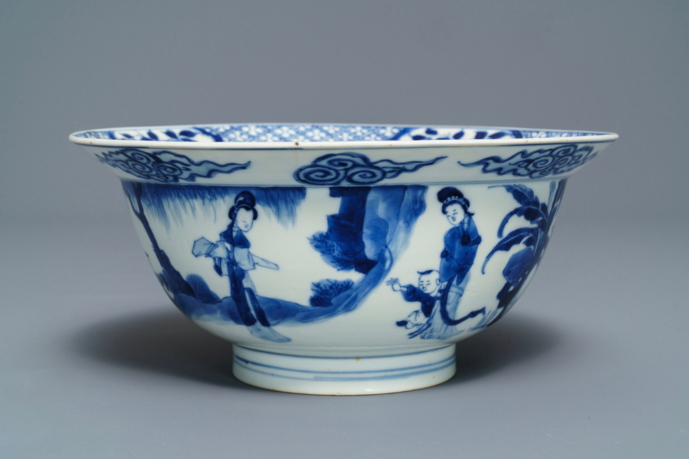 A Chinese blue and white klapmuts bowl, Chenghua mark, Kangxi