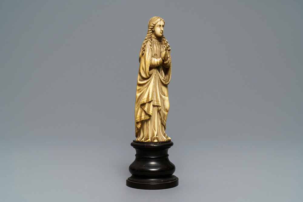 An Indo-Portuguese carved ivory figure of the Madonna, Goa, 18/19th C.