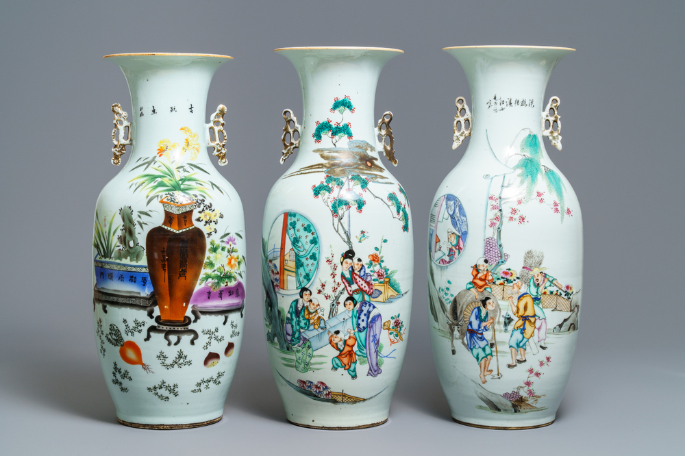 Trois vases en porcelaine de Chine famille rose, 19/20&egrave;me