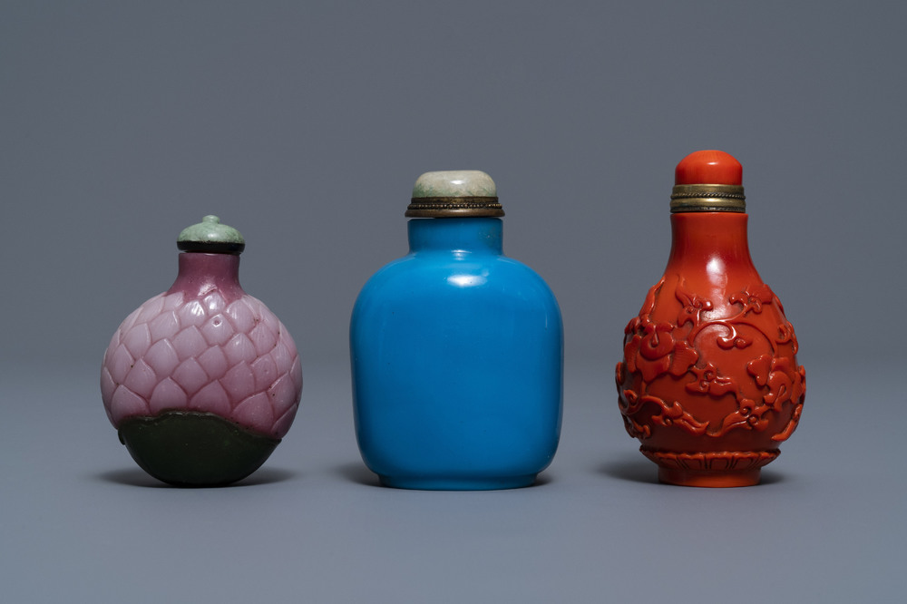 Three fine Chinese glass snuff bottles, one with Qianlong mark, 18/19th C.