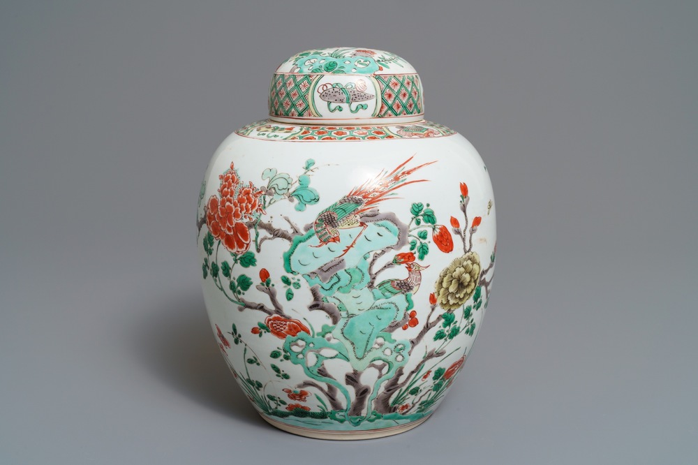 Un pot &agrave; gingembre en porcelaine de Chine famille verte, Kangxi