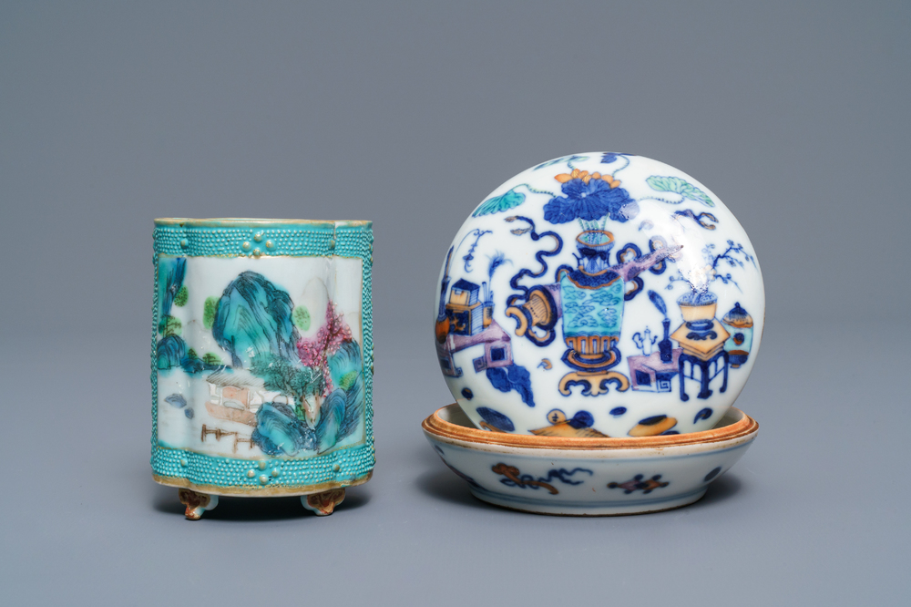 A Chinese doucai seal paste box and a famille rose brush pot, Qianlong marks, 19th C.