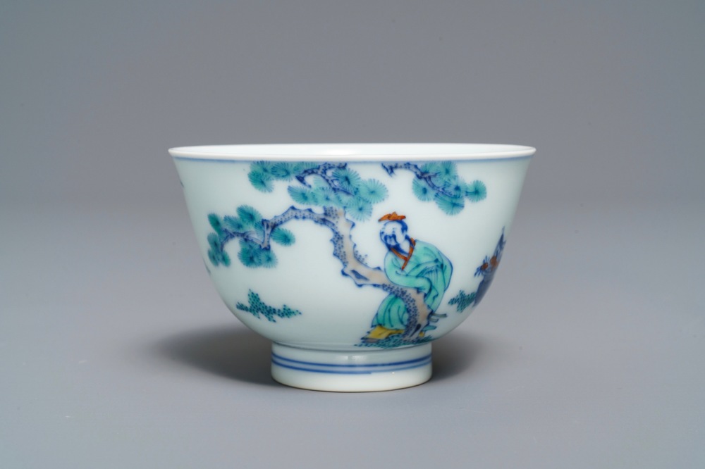 Un bol en porcelaine de Chine doucai, marque de Kangxi, 19/20&egrave;me