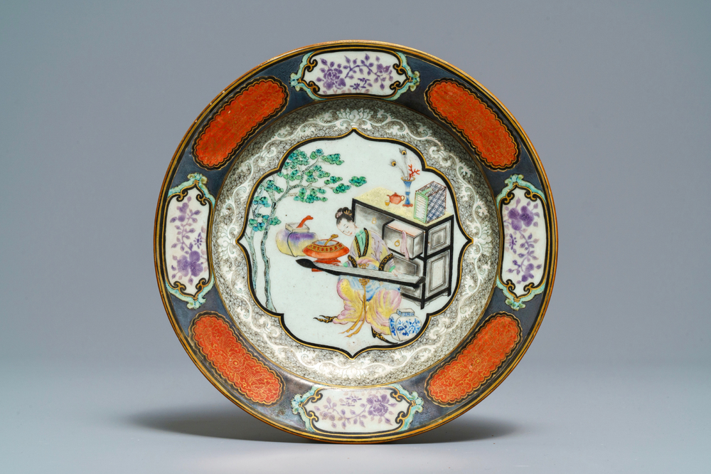 A Chinese famille rose plate with a lady playing a qin, Yongzheng