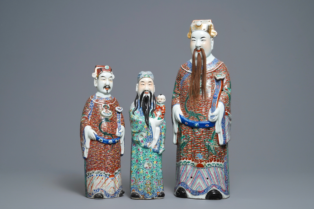 Trois figures des Trois &Eacute;toiles du Bonheur en porcelaine de Chine famille rose, 19/20&egrave;me