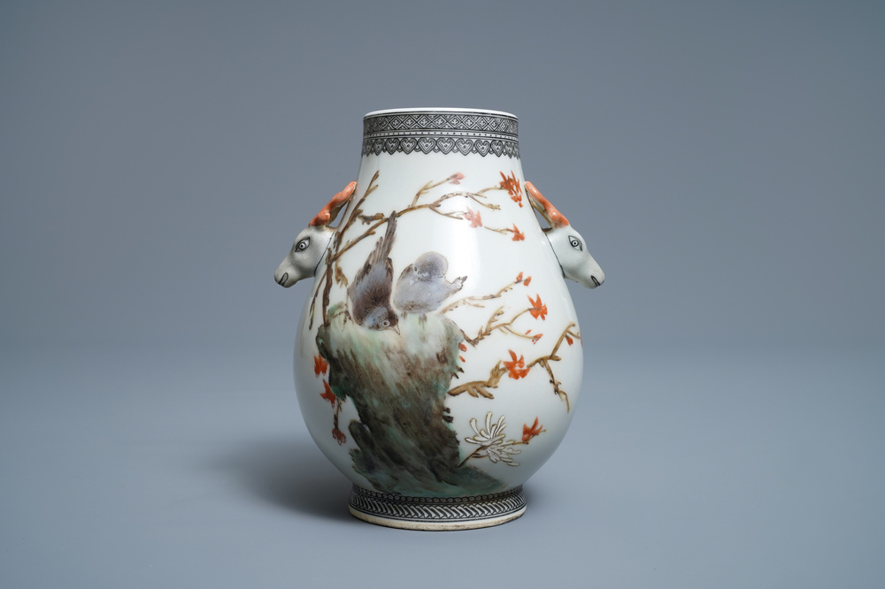 Een Chinese polychrome hu vaas met vogels, gesign. Cheng Yiting (1885-1948), gedat. 1936