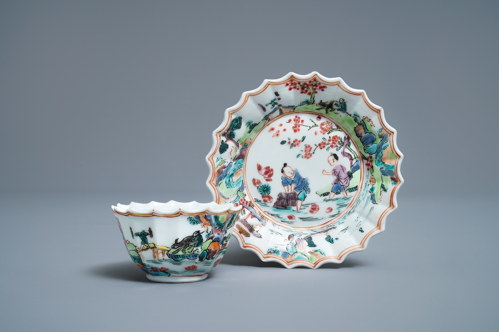 Une tasse et soucoupe en porcelaine de Chine famille rose &agrave; d&eacute;cor de p&ecirc;cheurs, Yongzheng