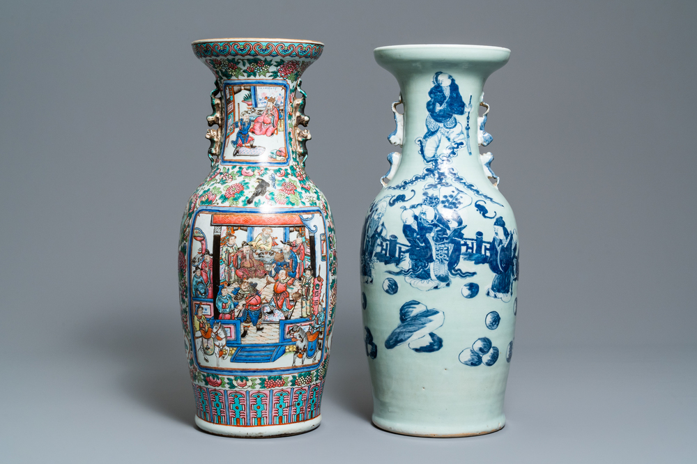 Un vase en porcelaine de Chine famille rose et un en bleu et blanc sur fond c&eacute;ladon, 19&egrave;me