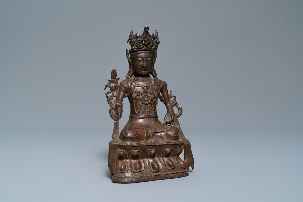 Une figure de Bouddha en bronze, Chine, 18&egrave;me