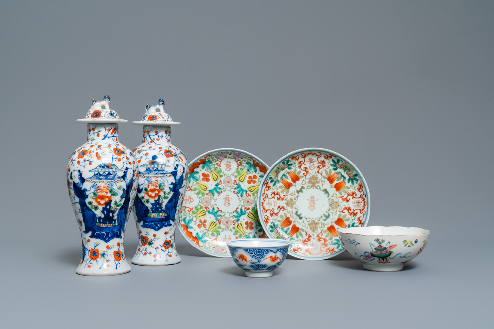 Six pi&egrave;ces en porcelaine de Chine, 19/20&egrave;me