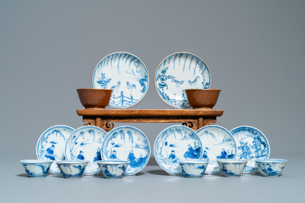 Acht Chinese blauw-witte koppen en schotels, Kangxi/Qianlong