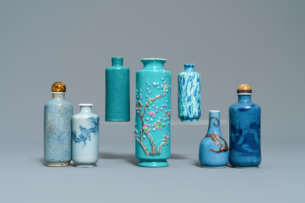 Seven Chinese miniature vases and snuff bottles, 19/20th C.