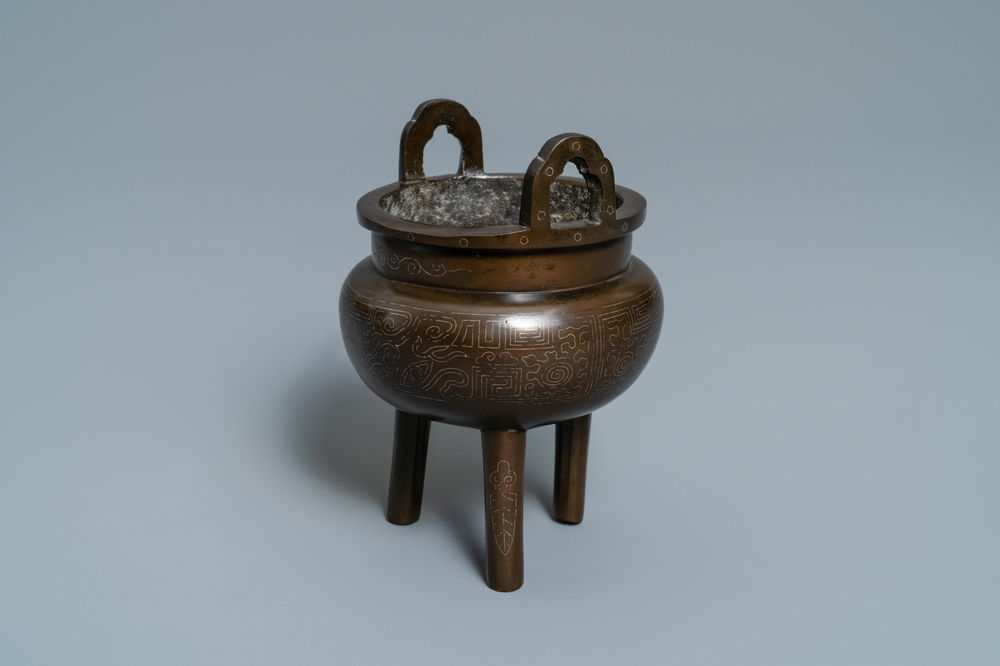 A Chinese silver inlaid bronze censer, Shi Shou mark, 19th C.