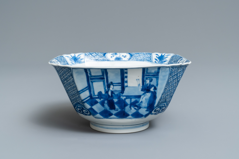 Een Chinese vierkante blauw-witte kom, Xuande merk, Kangxi