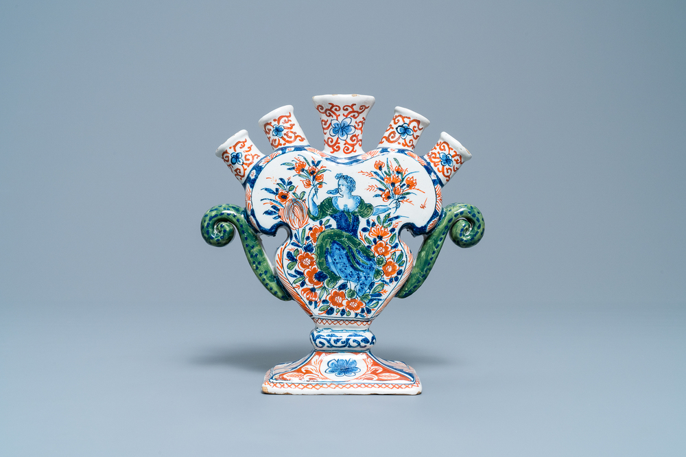 A Dutch Delft cashmere palette tulip vase, 1st quarter 18th C.