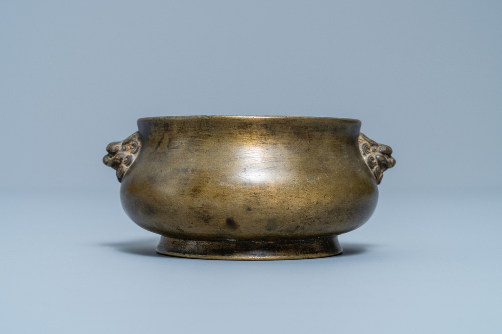 A Chinese bronze censer, Xuande mark, 17/18th C.