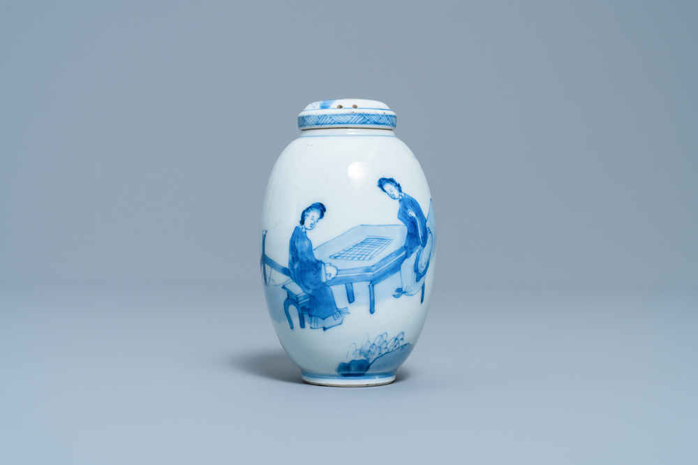 A Chinese blue and white covered tea caddy, Kangxi