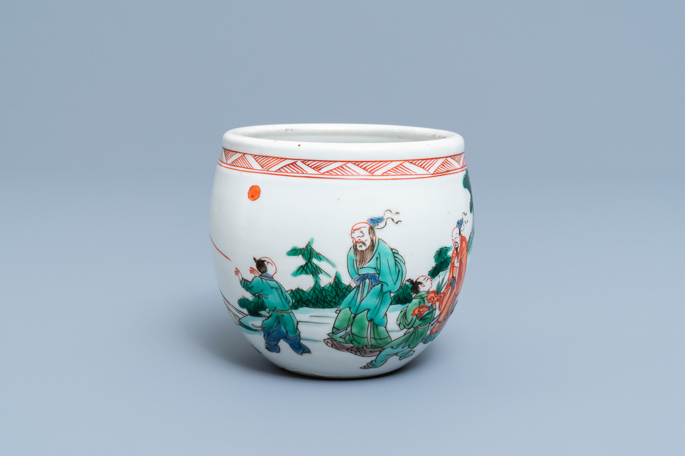 Une petite jardini&egrave;re en porcelaine de Chine famille verte, marque de Chenghua, Kangxi