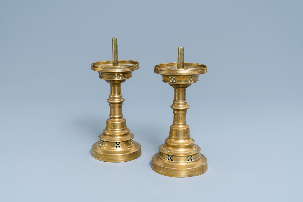 A pair of Flemish or Dutch bronze candlesticks, 15/16th C.