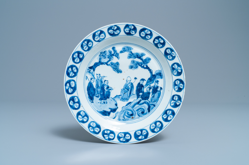 Une assiette en porcelaine de Chine en bleu et blanc ko-sometsuke pour le march&eacute; japonais, Tianqi