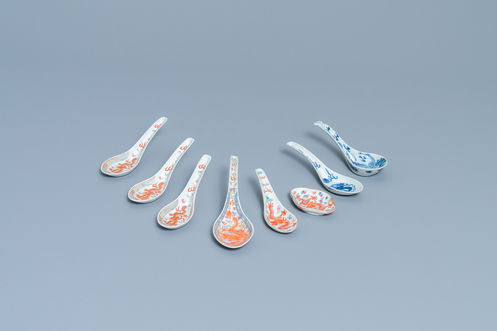 Seven Chinese famille rose and blue and white 'dragon' spoons and a saucer, 19/20th C.