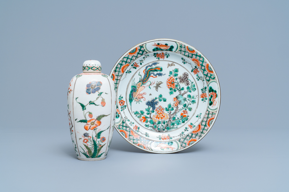 A Chinese famille verte jar and cover and a 'phoenix' plate, Kangxi