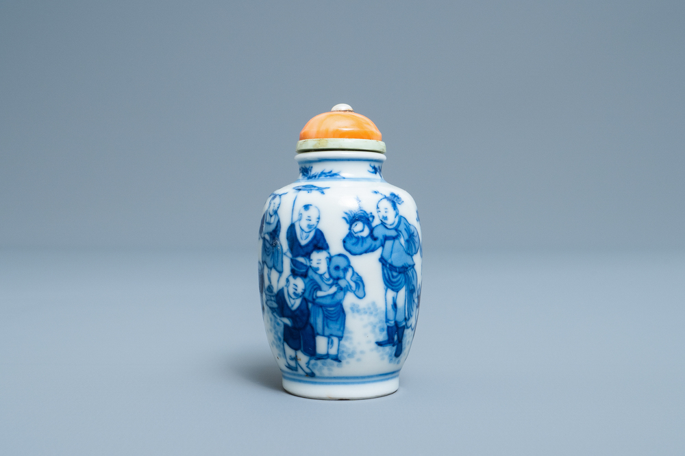 A Chinese blue and white snuff bottle, Chenghua mark, Yongzheng