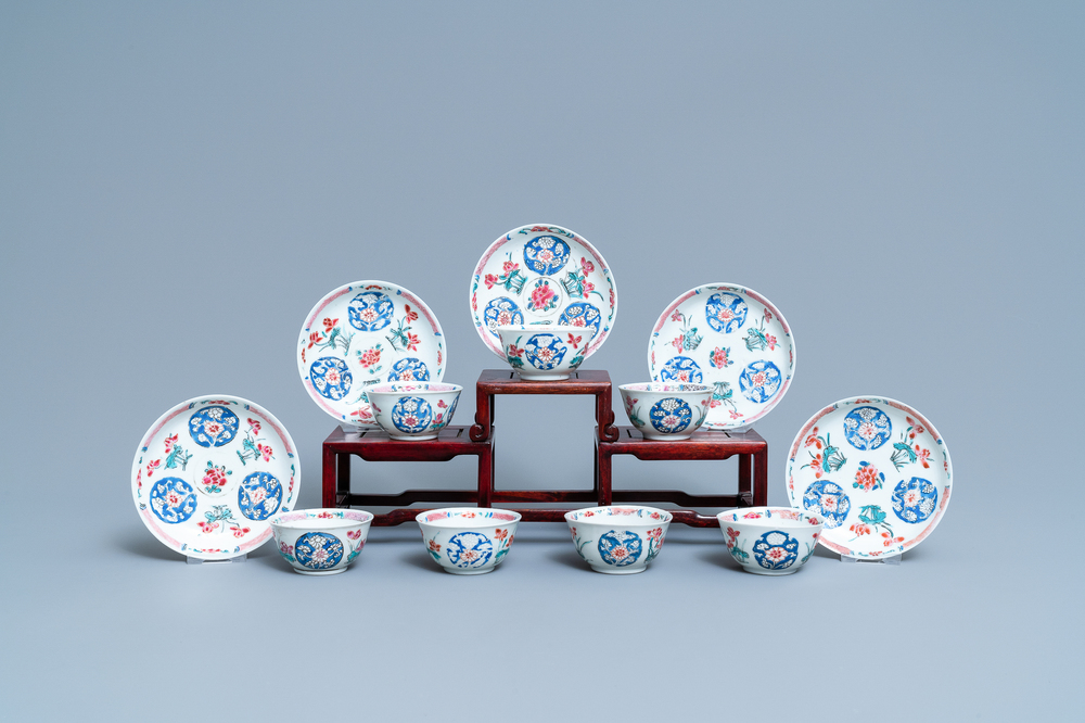 Sept tasses et cinq soucoupes en porcelaine de Chine famille rose, Qianlong