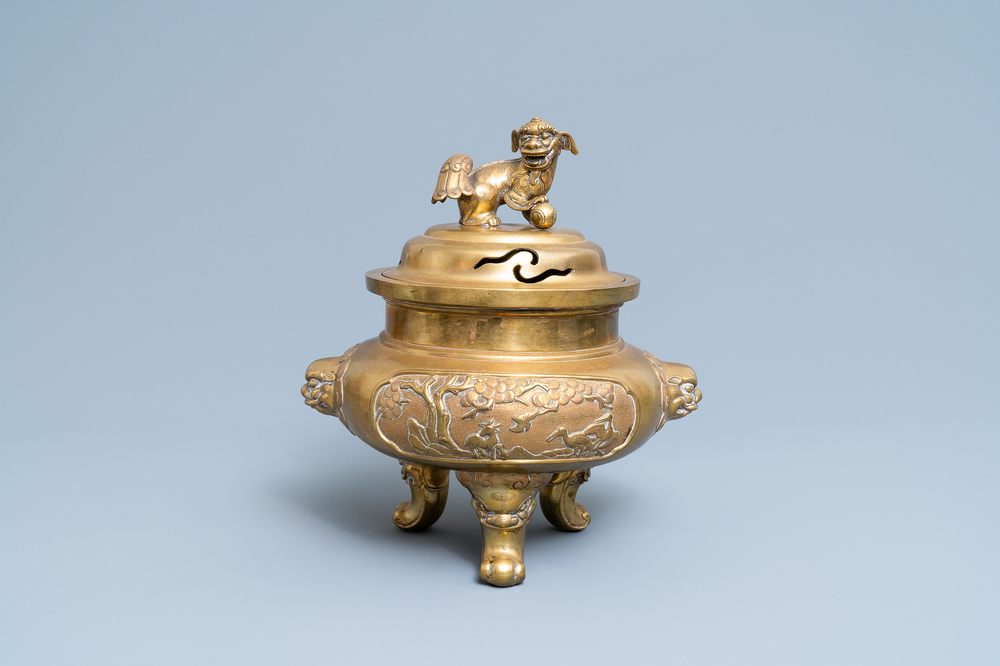 A large Chinese bronze tripod censer, 19/20th C.