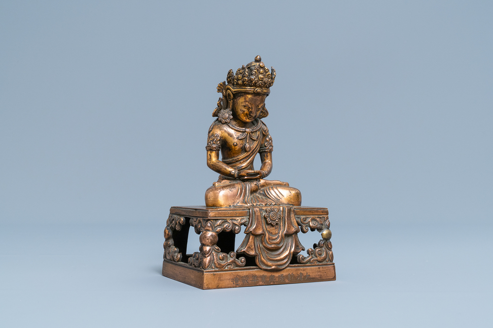 Une figure du Bouddha Amitayus en bronze dor&eacute;, Chine, Qianlong, dat&eacute;e 1770