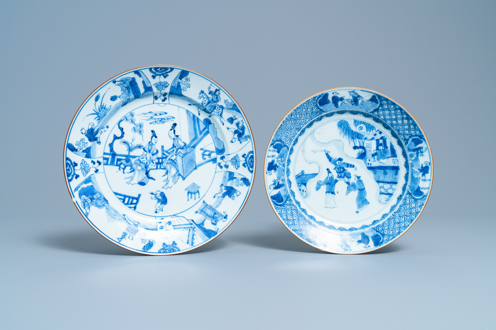 A Chinese blue and white dish and a plate, Kangxi/Yongzheng