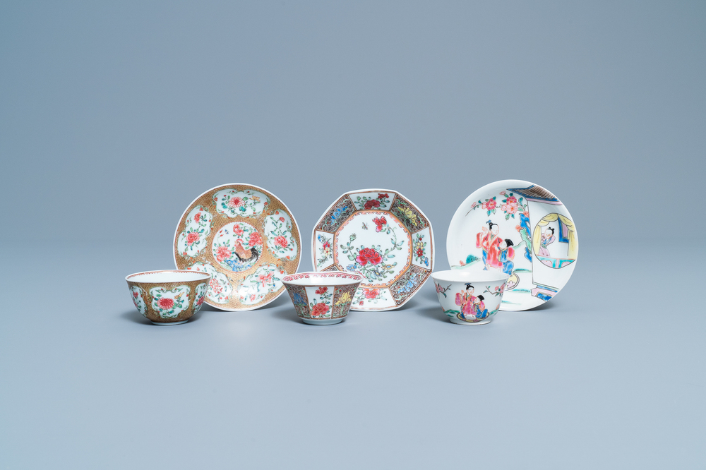 Trois tasses et soucoupes en porcelaine de Chine famille rose, Yongzheng/Qianlong