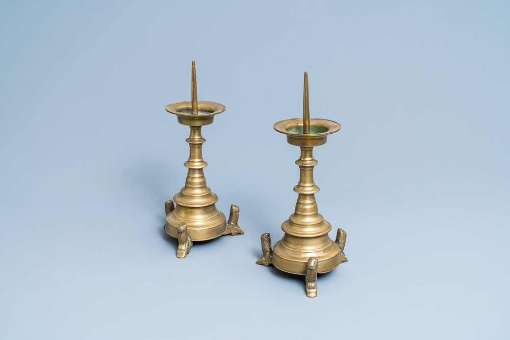 A pair of Flemish or Dutch bronze candlesticks, 16th C. - Rob