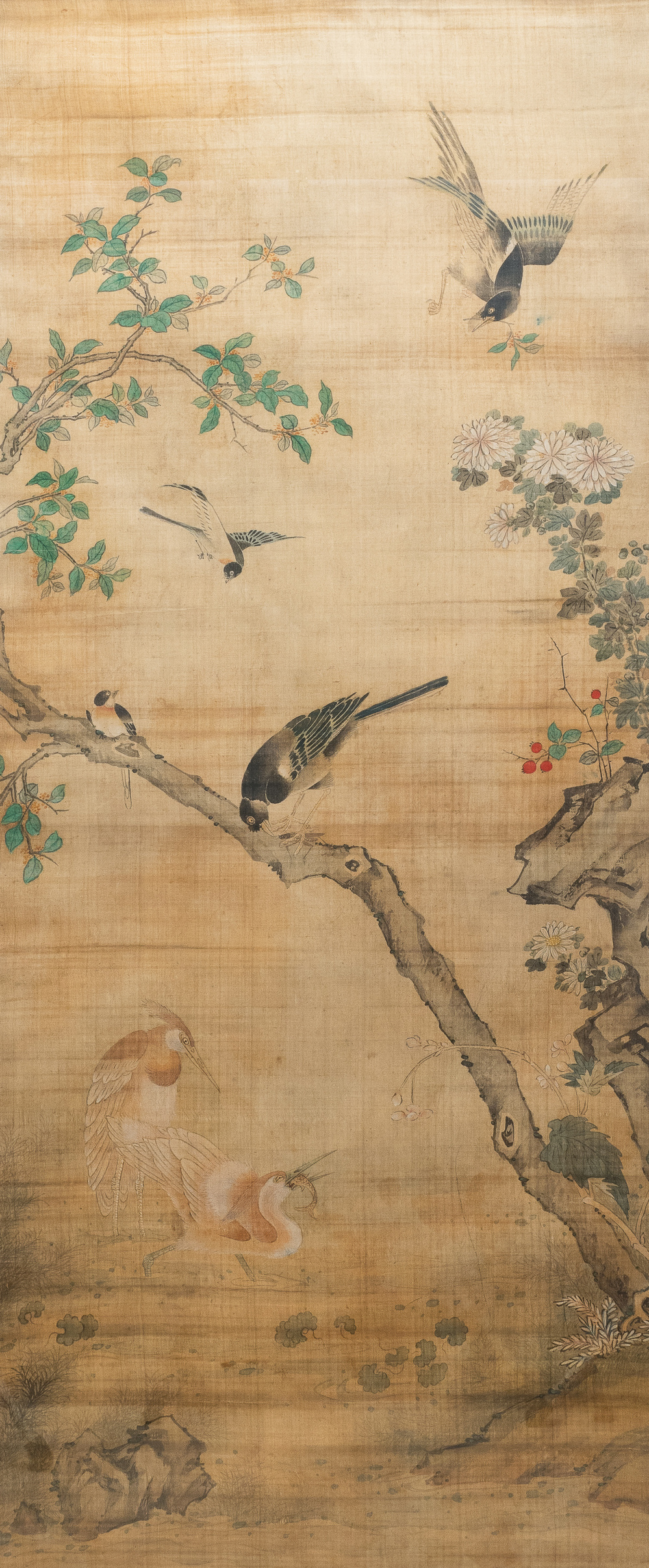 Chinese school, ink and colour on silk, 18/19th C.: 'Birds and their preys'