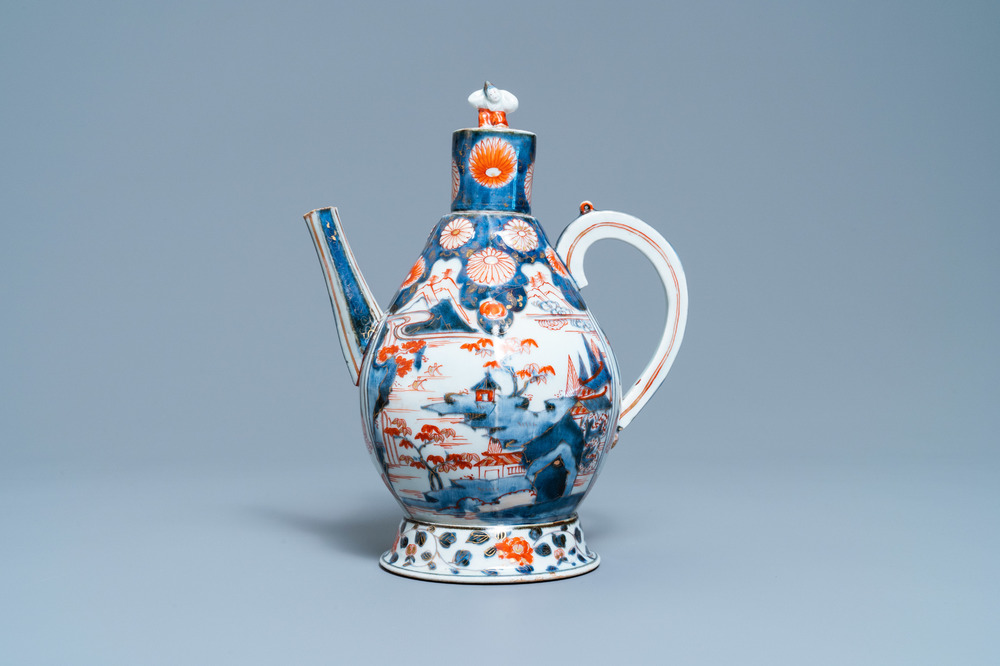 Een grote Japanse Imari theepot met deksel, Edo, 17e eeuw