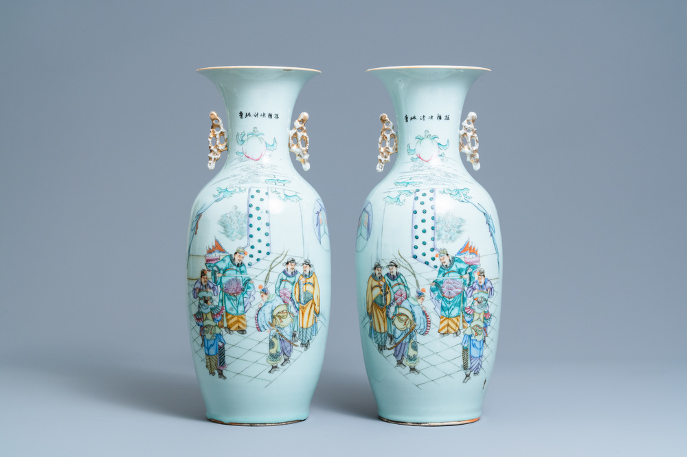 Une paire de vases en porcelaine de Chine famille rose, 19/20&egrave;me