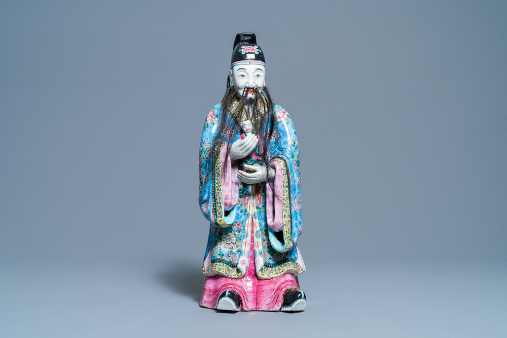 Une grande figure de Fu Xing en porcelaine de Chine famille rose, 19&egrave;me