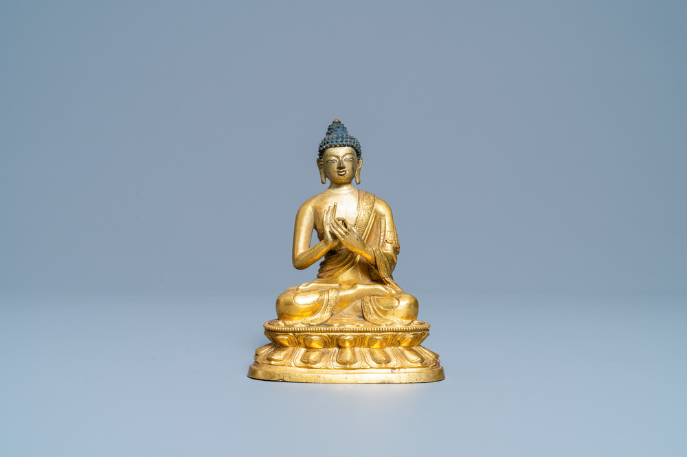 A Chinese gilt bronzen figure of Buddha, Kangxi