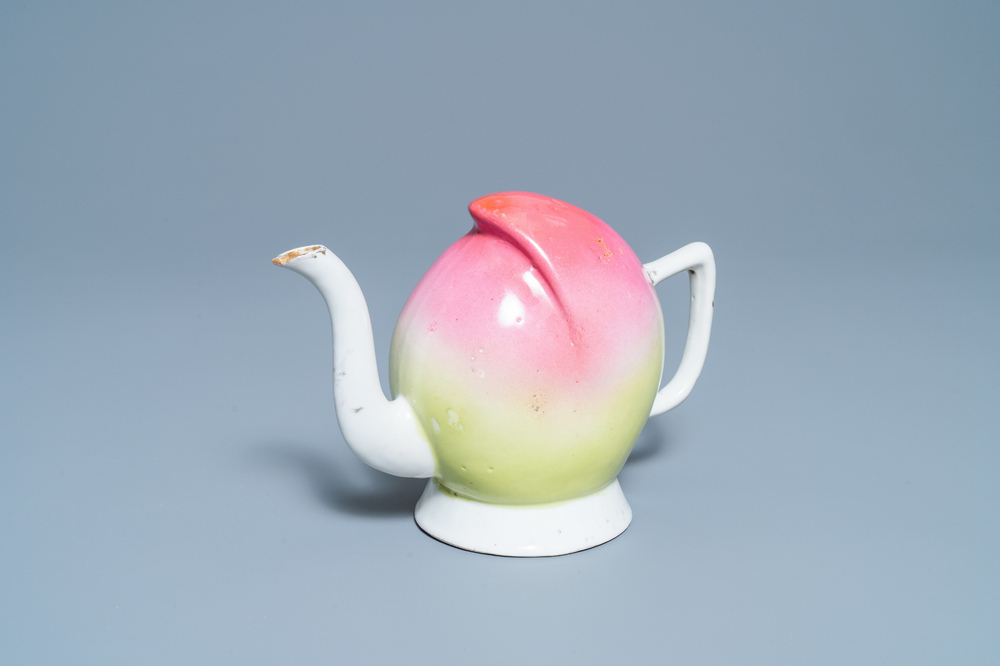 A large Chinese polychrome peach-shaped cadogan teapot, 19th C.