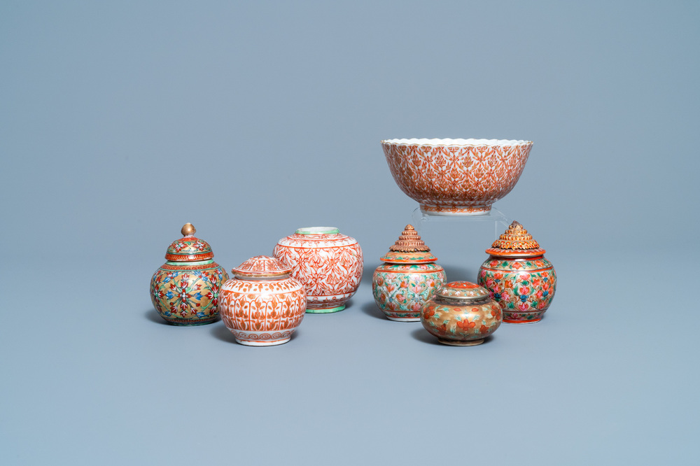 Six Chinese Thai market Bencharong jars and a bowl, 19th C.