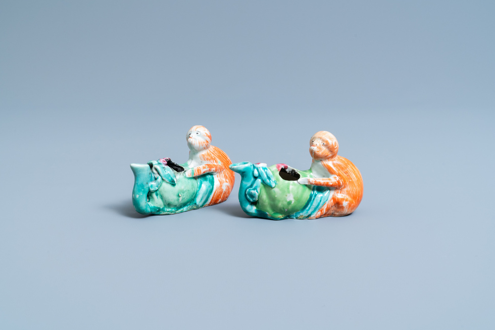 A pair of Chinese famille rose 'monkey and peach' water droppers, 19th C.