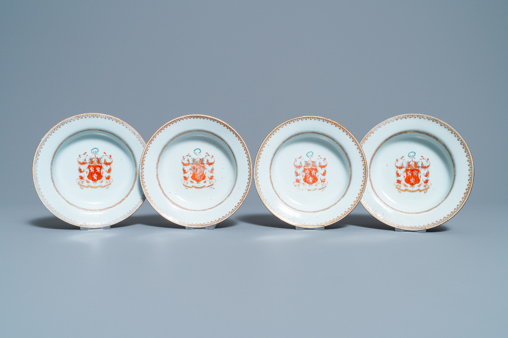 Vier diepe Chinese borden met het wapen van Ross of Balnagowan voor de Schotse markt, Qianlong