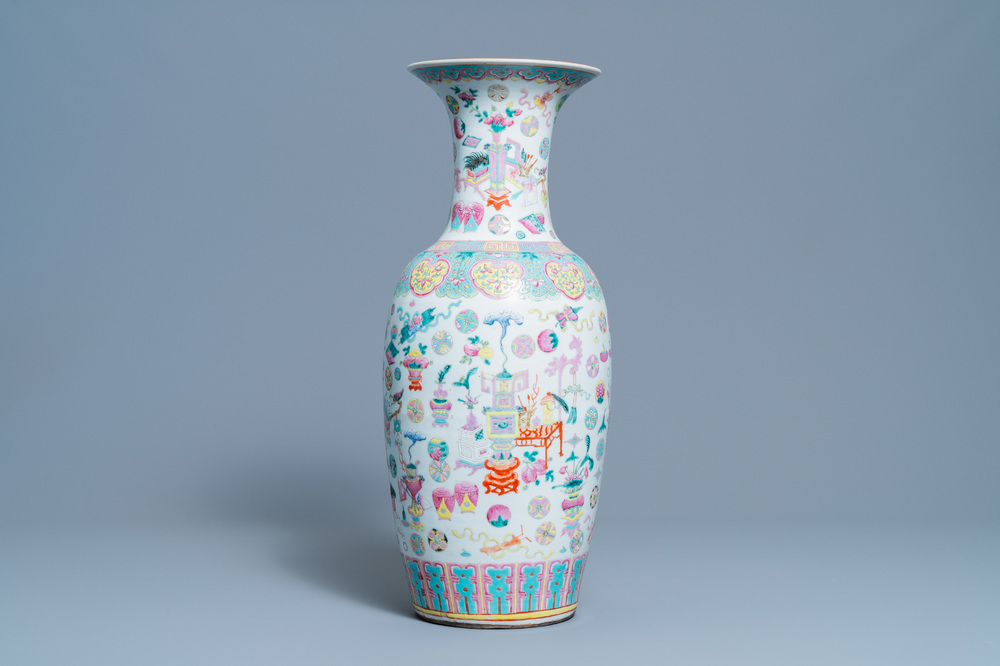 A Chinese famille rose 'antiquities' vase, 19th C.