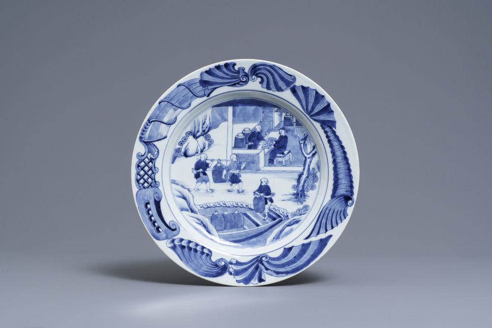 Een Chinese blauw-witte 'theeproductie' schotel, Qianlong