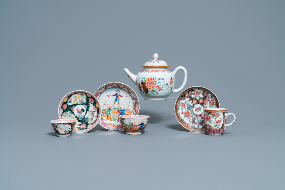 Une th&eacute;i&egrave;re en porcelaine de Chine famille rose et trois tasses et soucoupes, Yongzheng/Qianlong