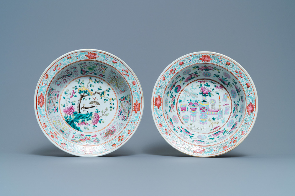 Deux bols en porcelaine de Chine famille rose, 19&egrave;me