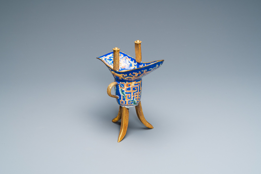 A Chinese Canton enamel and gilt bronze ritual wine vessel, 'jue', 18/19th C.