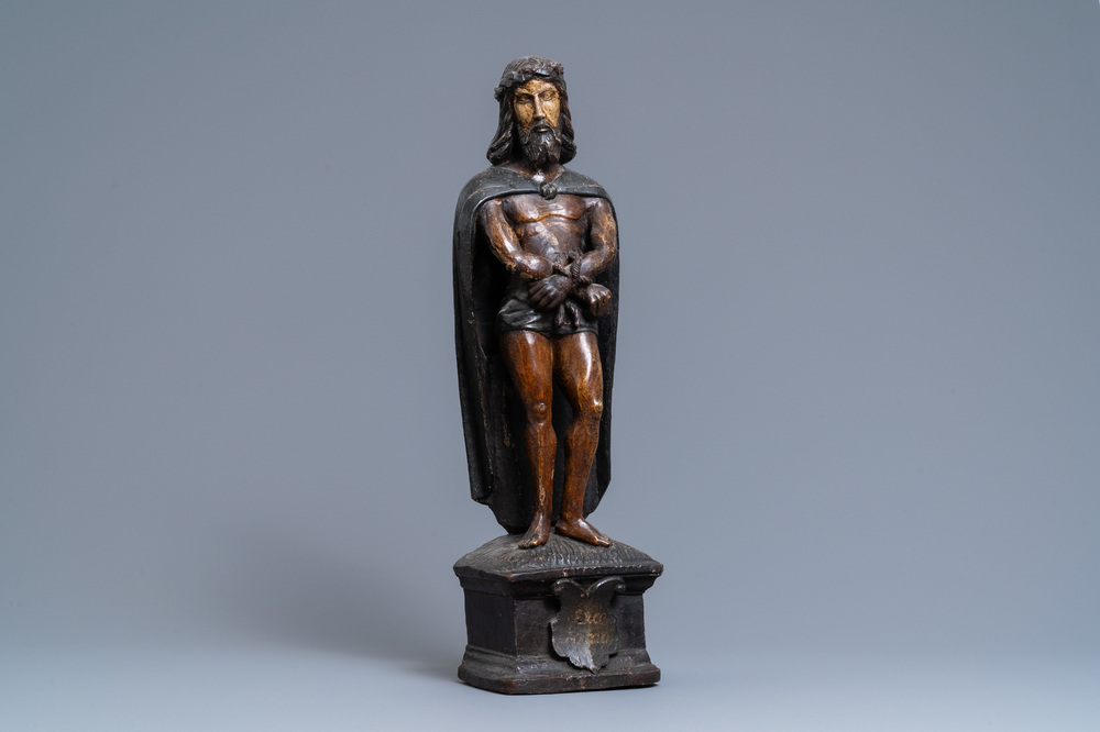 Une statue repr&eacute;sentant 'Ecce Homo' en bois sculpt&eacute; et polychrom&eacute;, Allemagne, 16&egrave;me