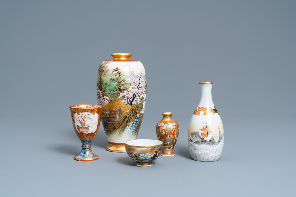 Vijf stukken Japans porselein, Satsuma en Kutani, Meiji, 19e eeuw
