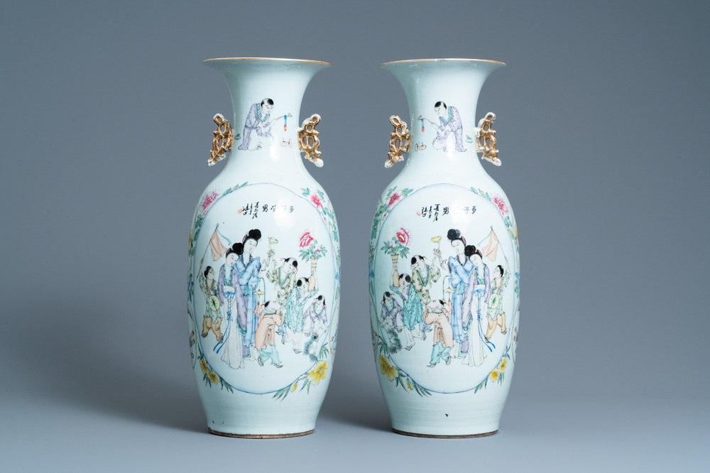 A pair of Chinese famille rose vases, 19/20th C.